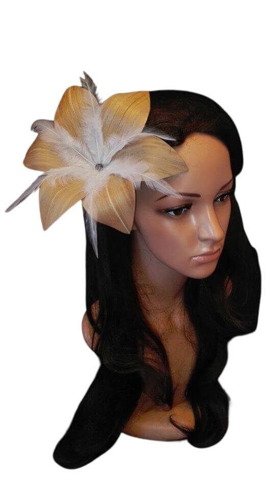 Flor Pandanus Con Perla Y Plumas Para El Cabello diametro 20cm - Imagen 3