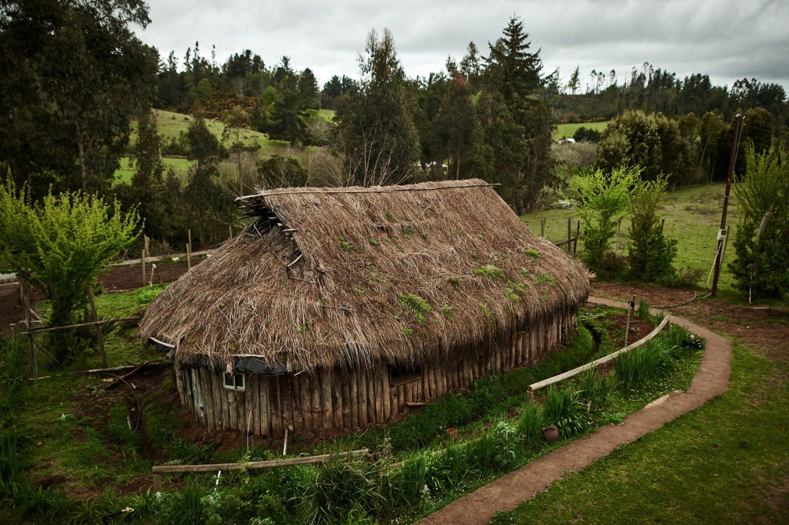 HABITACION REHUE PARA 2 PERSONAS / HOTEL MAPUCHE WALLMAPU - Imagen 7